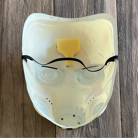 Borderlands Psycho Mask - Picture 2 of 5